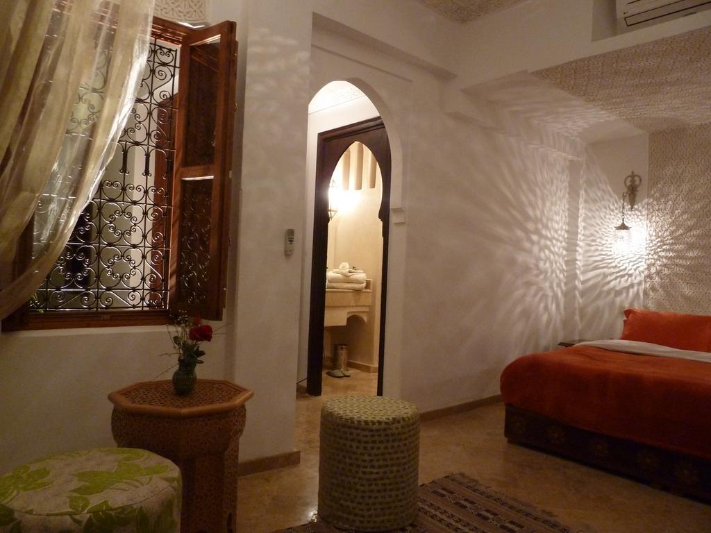 Riad Viva Marraquexe Exterior foto A room in a Moroccan riad