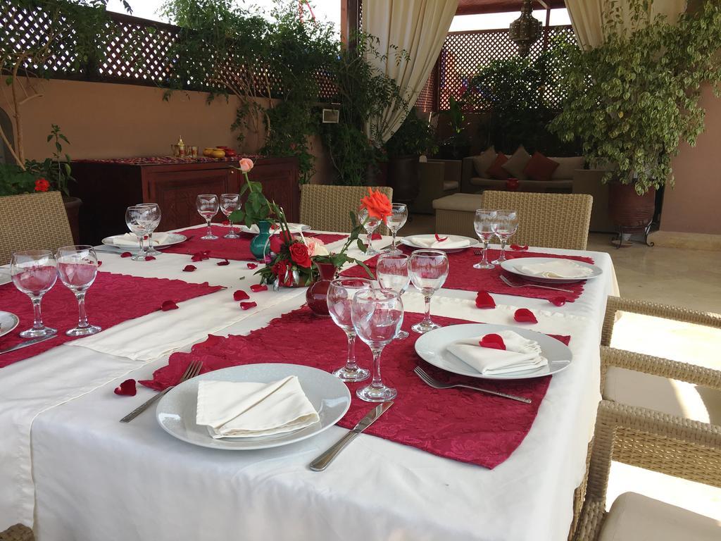 Riad Viva Marraquexe Exterior foto A table set for a meal